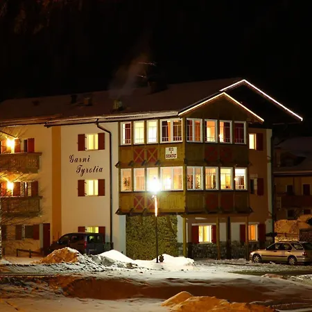 Garni Tyrolia Gasthof Campitello di Fassa