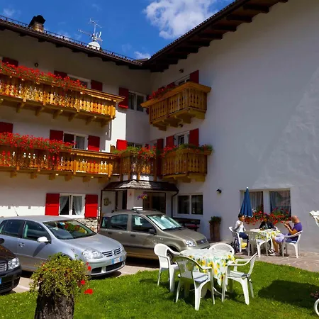 Garni Tyrolia 3* Campitello di Fassa