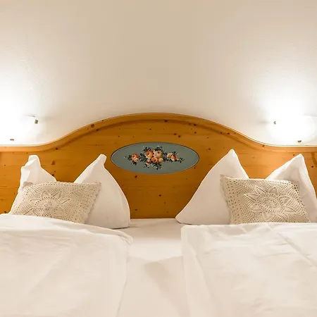 Gasthof Garni Tyrolia 3*