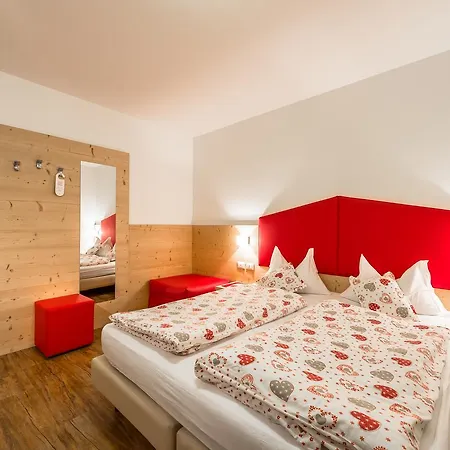 Garni Tyrolia 3* Campitello di Fassa
