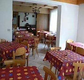 Garni Tyrolia Penzion Campitello di Fassa